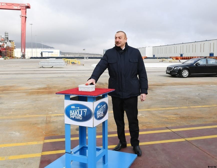 Le président Ilham Aliyev et la première dame Mehriban Aliyeva participent aux cérémonies de mise à l’eau du ferry-boat « Académicienne Zarifa Aliyeva » et de mise en exploitation d’un autre baptisé « Azerbaïdjan »