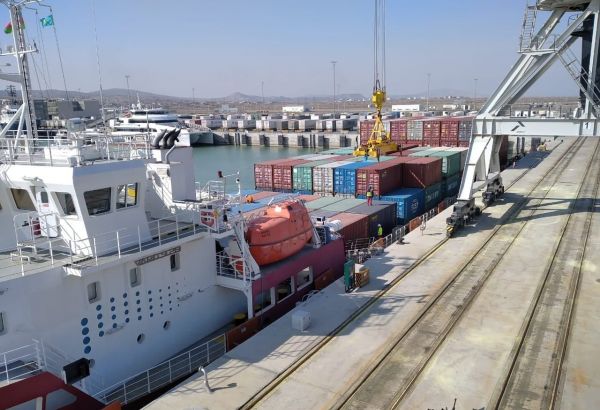 Le porte-conteneurs kazakh « Barys » revient de Bakou (Azerbaïdjan) à son port d'attache