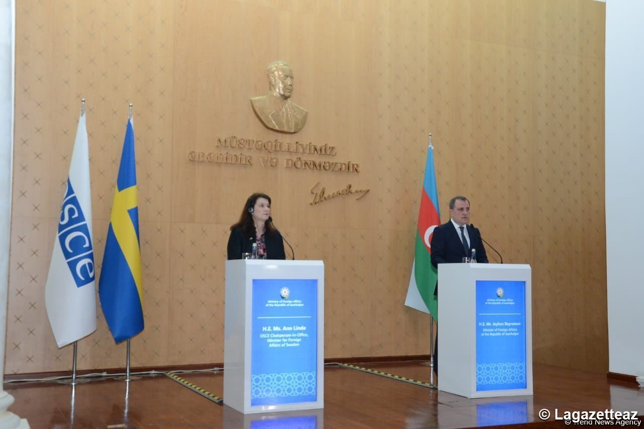Conférence de presse conjointe du ministre azerbaïdjanais des Affaires étrangères et de la présidente en exercice de l'OSCE à Bakou