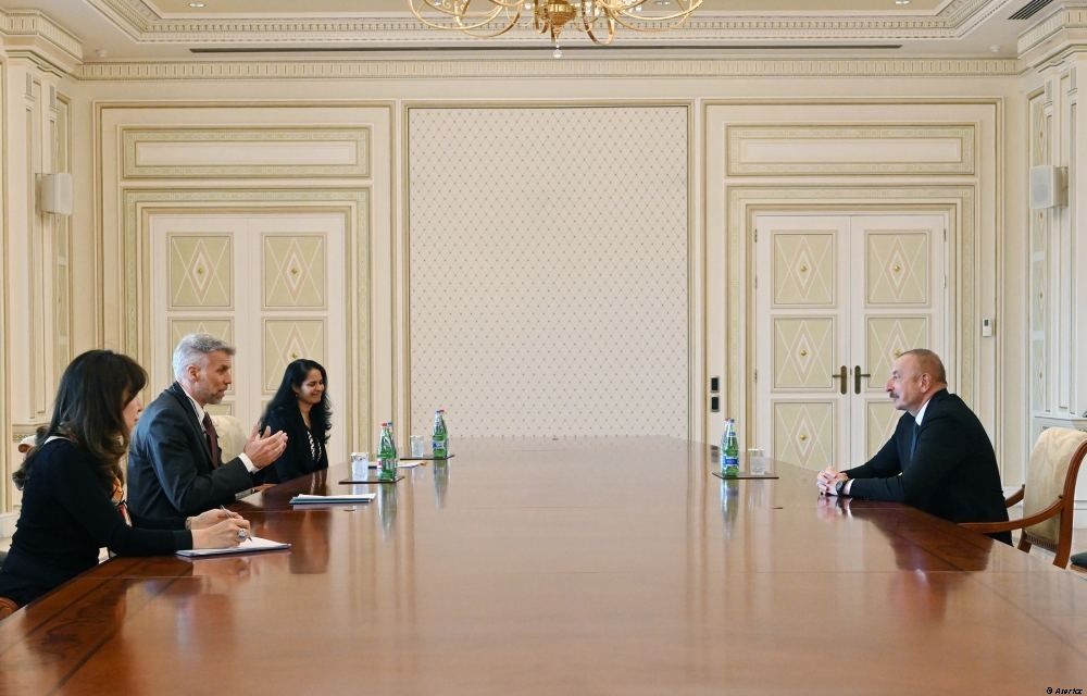 Le président Ilham Aliyev s’entretient avec le directeur régional de la Banque mondiale