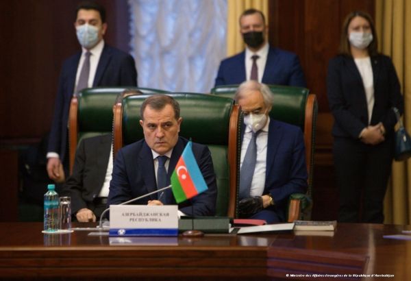 Il ne doit y avoir aucune place pour la glorification du fascisme dans l'espace de la CEI, dit le chef de la diplomatie azerbaïdjanaise