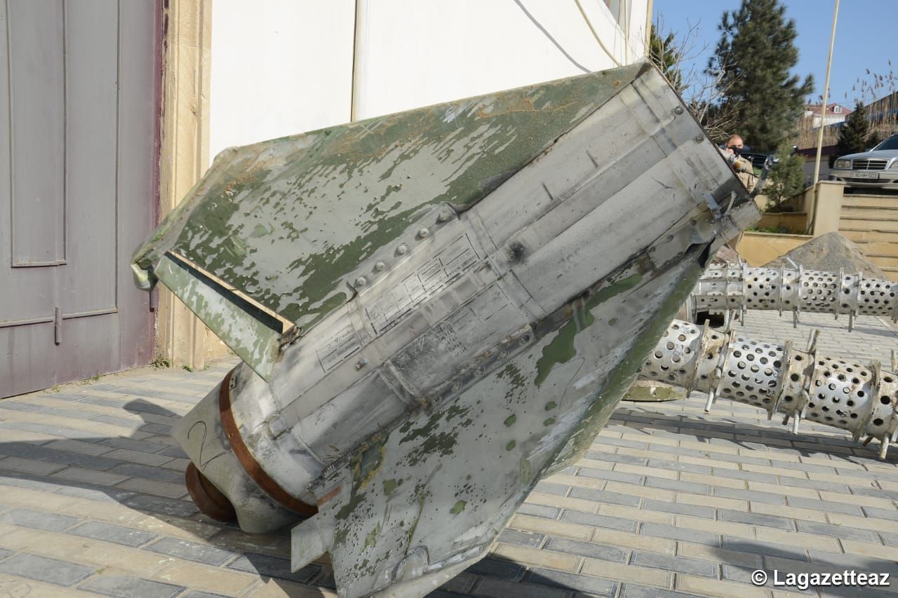 Bakou montre des fragments du missile « Iskander » utilisé par l'Arménie contre l'Azerbaïdjan