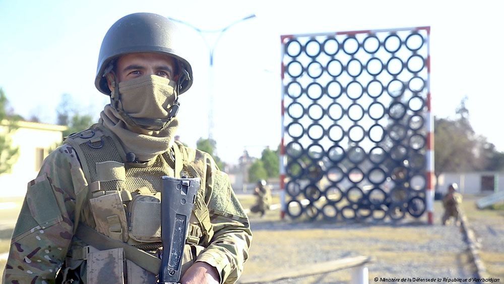 Le Ministère azerbaïdjanais de la Défense : des exercices d'entraînement au combat sont organisés avec des unités de renseignement - VIDEO