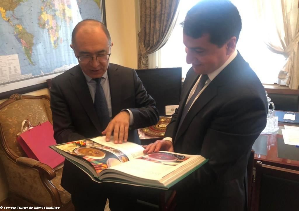 Le conseiller diplomatique du Président azerbaïdjanais rencontre les chefs des délégations des médias du Kirghizistan, de l'Ouzbékistan et du Kazakhstan - PHOTO