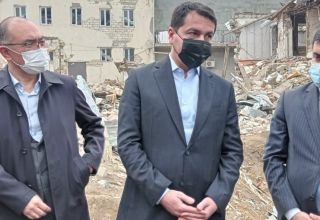 Ceux qui ont ordonné les frappes de missiles sur Gandja sont responsables de crimes de guerre, dit Hikmet Hadjiyev
