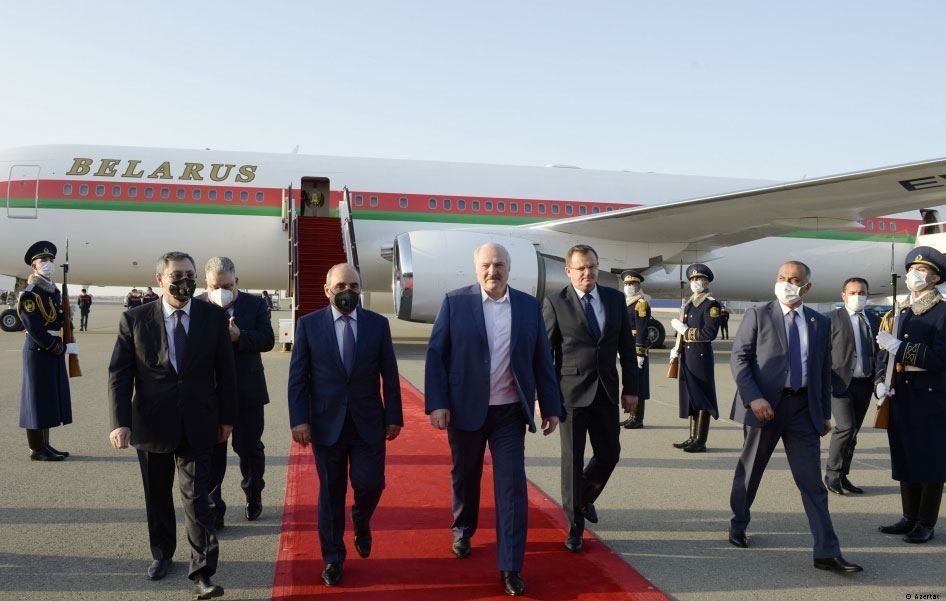 Le président biélorusse Alexandre Loukachenko entame une visite de travail en Azerbaïdjan