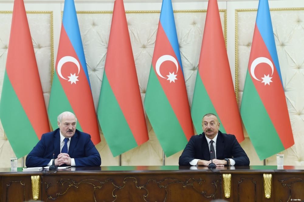 Les présidents azerbaïdjanais et biélorusse font des déclarations à la presse