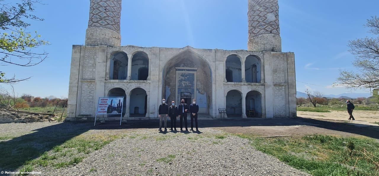 Une délégation du Sénat italien effectue une visite dans la ville azerbaïdjanaise d'Aghdam - PHOTO