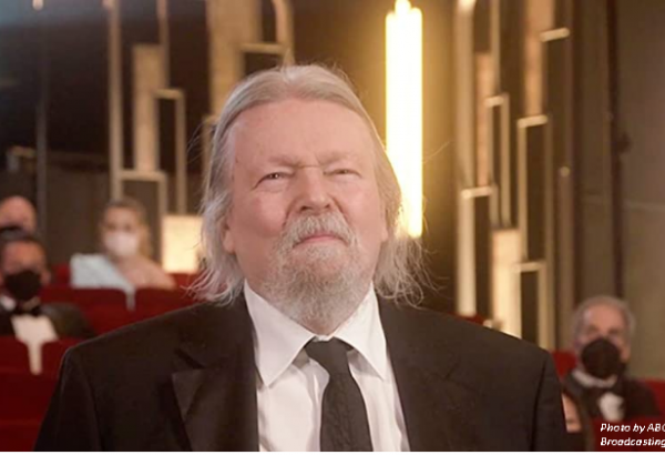 Le scénariste Christopher Hampton, qui a remporté l'Oscar pour un film avec Anthony Hopkins, va lancer un projet en Azerbaïdjan