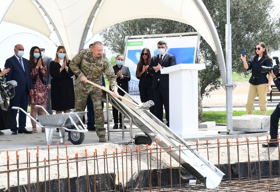 Pose de la première pierre du premier « Village intelligent » au Karabagh