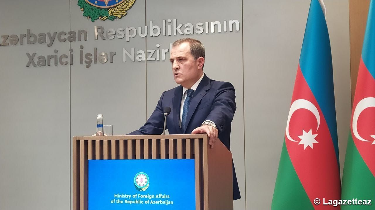 « L´Arménie continue de commettre des crimes de guerre contre l'Azerbaïdjan », dit le ministre Jeyhun Bayramov