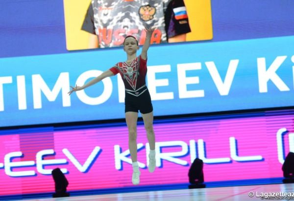 Les finalistes des compétitions mondiales par groupe d'âge de gymnastique aérobic dans le programme individuel masculin ont été annoncés à Bakou