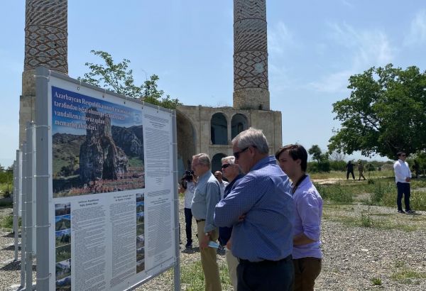 Une délégation de l'American Caspian Policy Center a pris connaissance des conséquences du vandalisme arménien à Aghdam - PHOTO