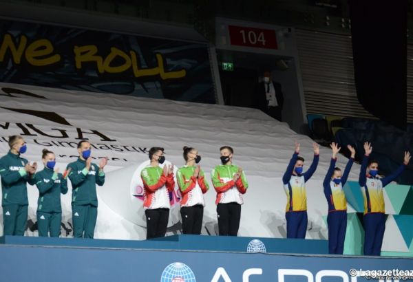 Bakou accueille la cérémonie de remise des prix aux gagnants du 16e championnat du monde de gymnastique aérobic en trio et en programme individuel feminin