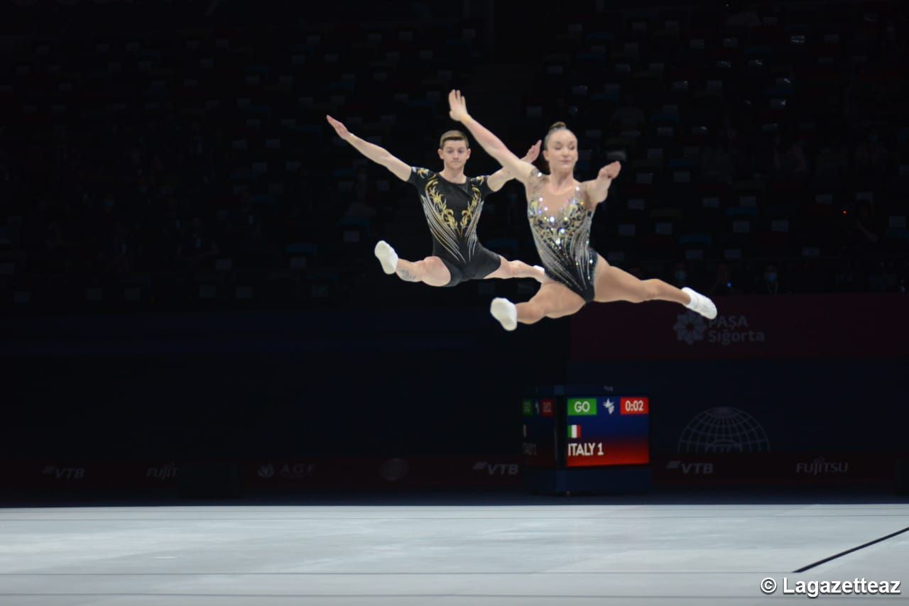 Les finalistes parmi les paires mixtes annoncés dans le cadre du deuxième jour du 16e championnat du monde de gymnastique aérobic à Bakou