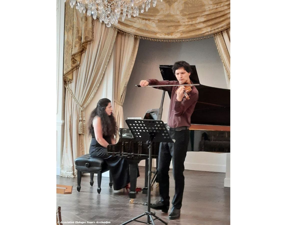 Paris : concert virtuel en l'honneur de la Journée de la République d'Azerbaïdjan (PHOTO/VIDEO)