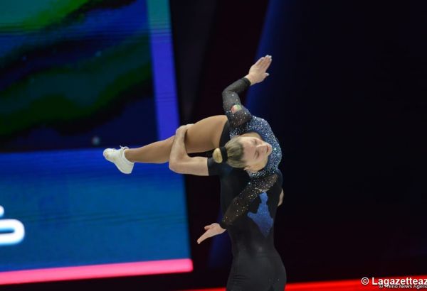 Les athlètes italiens Mikela Castoldi et David Donati remportent la médaille d'or au 16e championnat du monde de gymnastique aérobic à Bakou parmi les paires mixtes