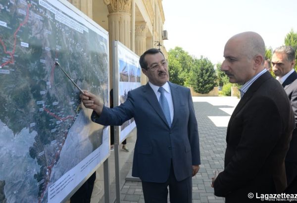 Les ministres azerbaïdjanais et turc se sont familiarisés avec le projet de construction de la route Ahmadbayli-Horadiz-Minjivan-Aghbend