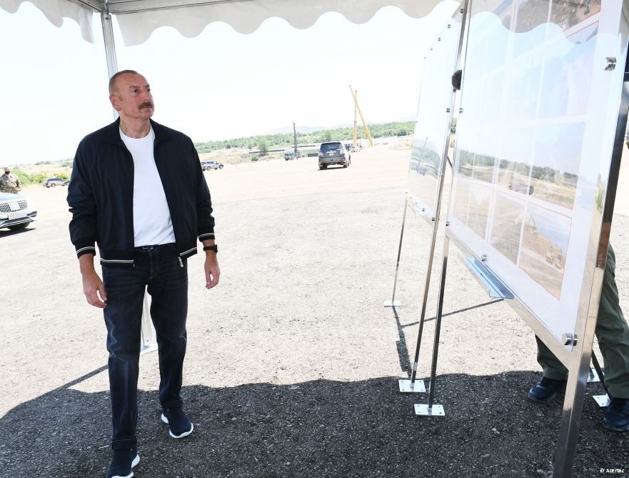 Visite des chantiers de l’autoroute Ahmadbeyli-Fuzouli-Choucha et de la Route du triomphe