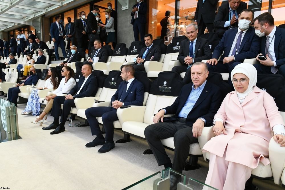 Le Stade olympique de Bakou a accueilli le match Turquie-Pays de Galles dans la phase finale du Championnat d’Europe. Les présidents azerbaïdjanais et turc ont assisté au match