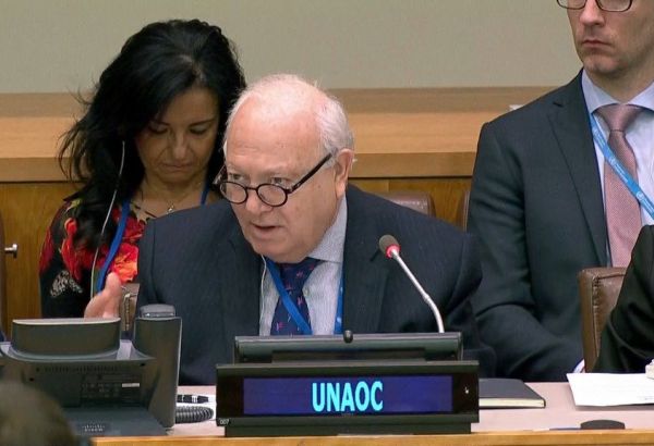 En marge de mon déplacement à Aghdam, j'ai été témoin de ce que je n'avais jamais vu dans ma vie politique et professionnelle, dit le haut représentant de l'ONU