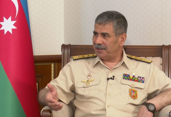 Le ministre azerbaÏdjanais de la Défense : l'Azerbaïdjan donnera une réponse adéquate aux provocations arméniennes