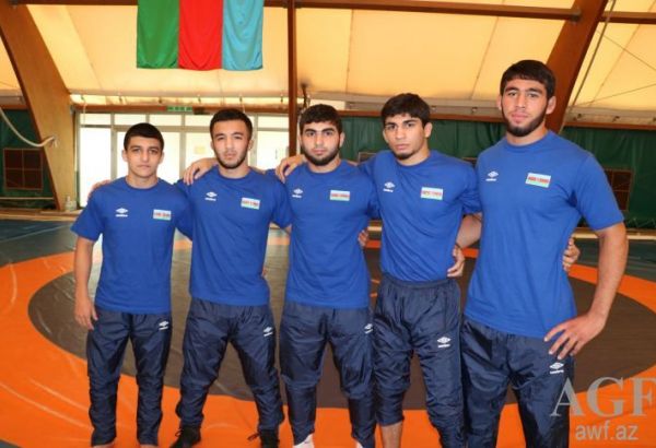 Championnats d'Europe Junior de lutte 2021 : un lutteur azerbaïdjanais de style libre bat son adversaire arménien
