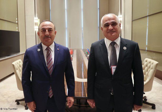 Le vice-Premier ministre azerbaïdjanais et le ministre turc des Affaires étrangères discutent de questions régionales