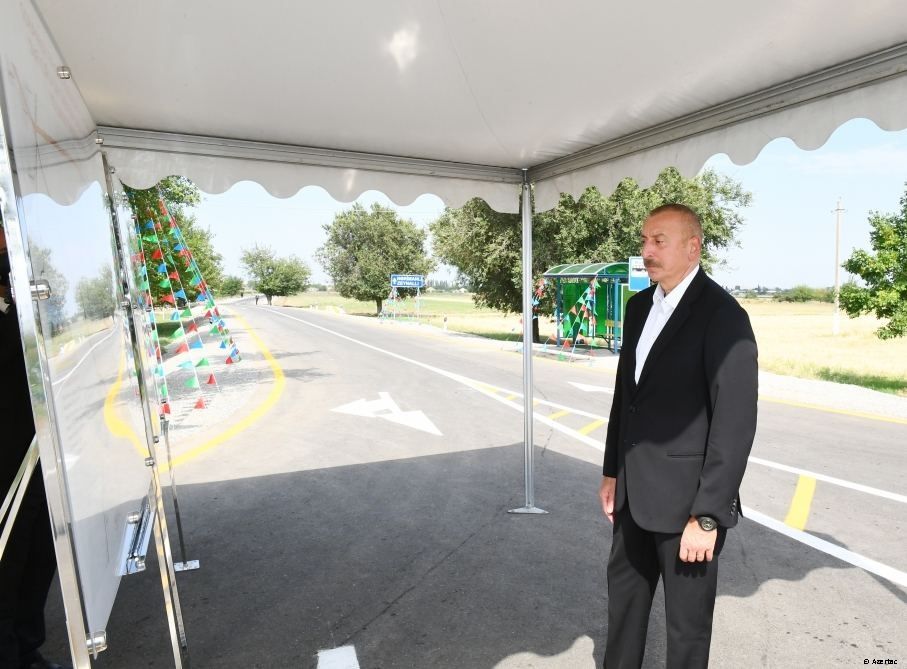 Goranboy : Ilham Aliyev participe à l’ouverture de la route Alirzaly-Khan Guervend -Séfikurd-Tapgaragoïounlou