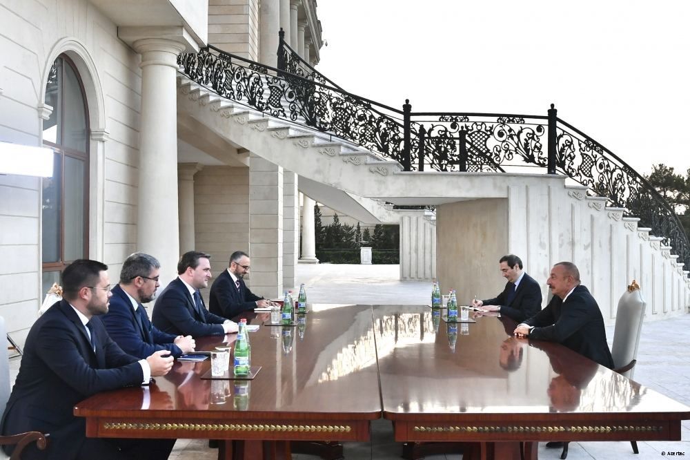 Le président Ilham Aliyev a reçu une délégation conduite par le ministre des Affaires étrangères de Serbie