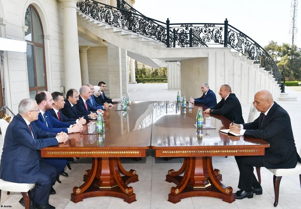 Le président azerbaïdjanais reçoit une délégation menée par le premier vice-président du Parti de la justice et du développement turc