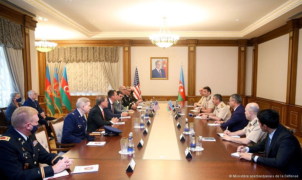 Le ministre azerbaïdjanais de la Défense rencontre une délégation de l'Oklahoma - Gallery Image