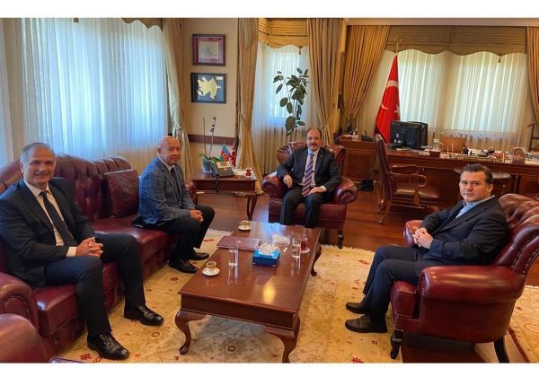 La direction de l'agence de presse Trend rencontre l'Ambassadeur de Turquie en Azerbaïdjan