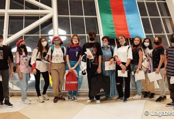 « Bonjour, Russie ! » - Soirée rock et bal russe pour les écoliers azerbaïdjanais à Moscou