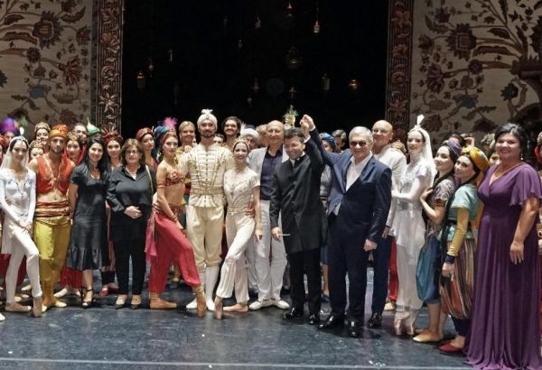 Russie: le chef d'orchestre azerbaïdjanais Eyyoub Gouliyev a reçu une ovation au Théâtre Mariinsky