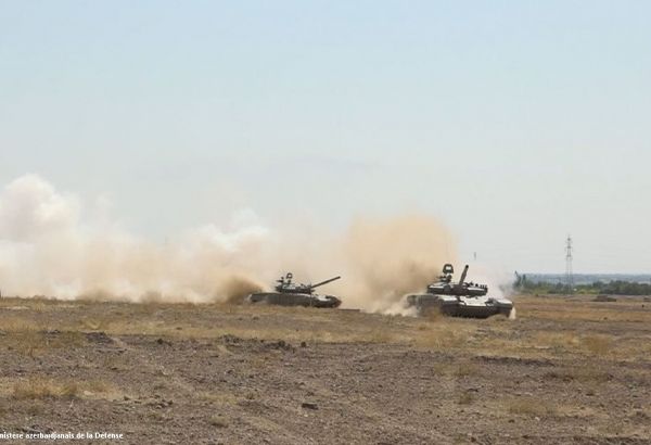 Les corps de chars et mécanisés de l'Armée combinée indépendante du Nakhitchevan entament une nouvelle période d'entraînement