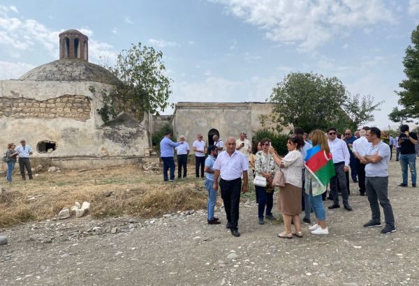 Les chefs des ONG opérant en Azerbaïdjan visitent la ville d'Aghdam