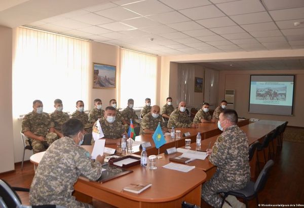 Les artilleurs azerbaïdjanais se rendent au Kazakhstan pour participer à une compétition militaire