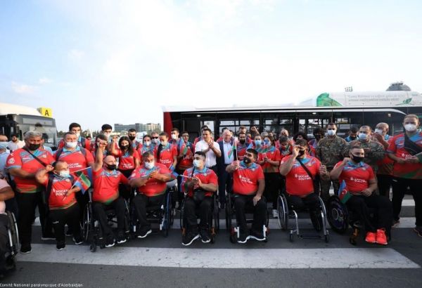 L'équipe paralympique azerbaïdjanaise se rend à Tokyo