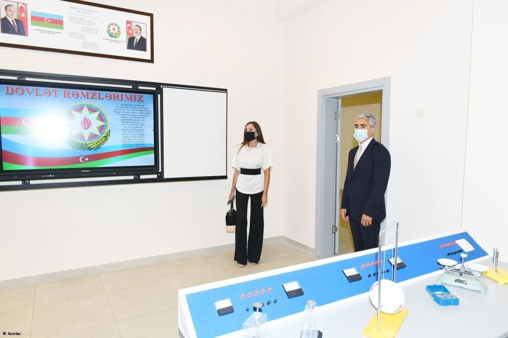 La première vice-présidente Mehriban Aliyeva participe à l’inauguration des établissements d’enseignement et d’éducation reconstruits dans l’arrondissement de Khazar