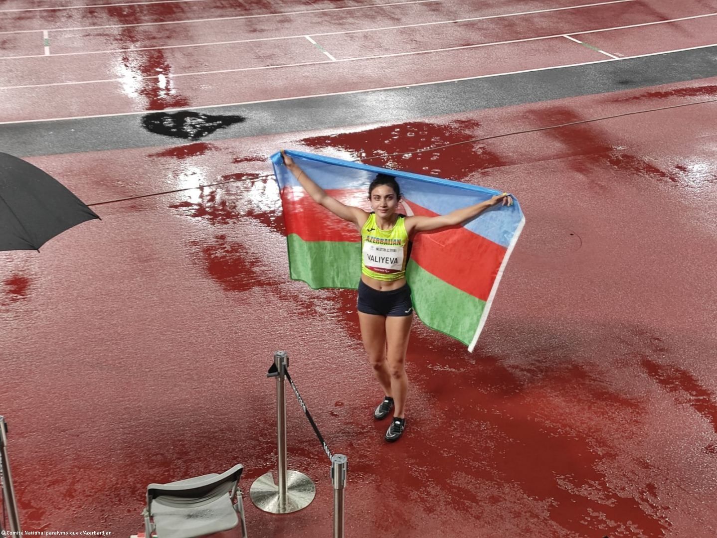 La coureuse azerbaïdjanaise Lamiya Veliyeva gagne la médaille d'argent aux Jeux paralympiques de Tokyo