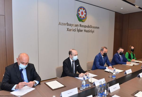 L'Azerbaïdjan est prêt à normaliser ses relations avec l'Arménie, dit le ministre azerbaïdjanais des Affaires étrangères