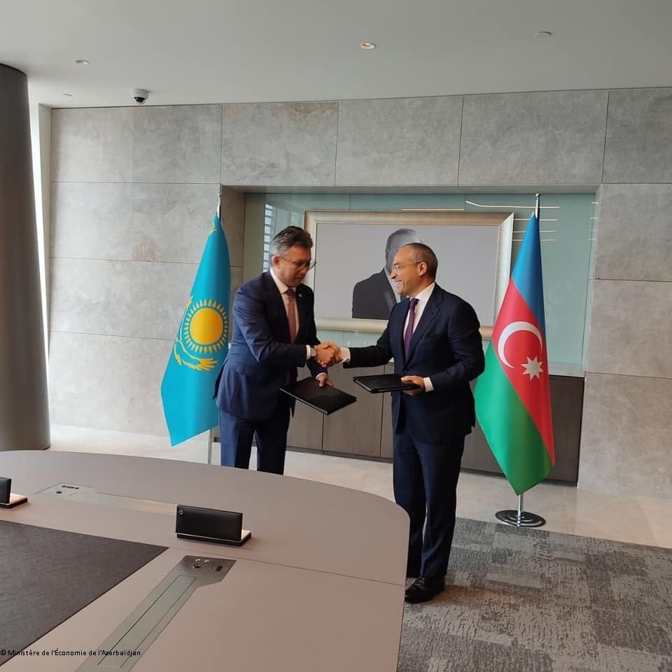 Le Kazakhstan et l'Azerbaïdjan signent un mémorandum sur la coopération commerciale