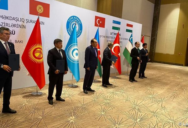 Bakou accueille la cérémonie de signature d'accords commerciaux et économiques entre les États turcophones