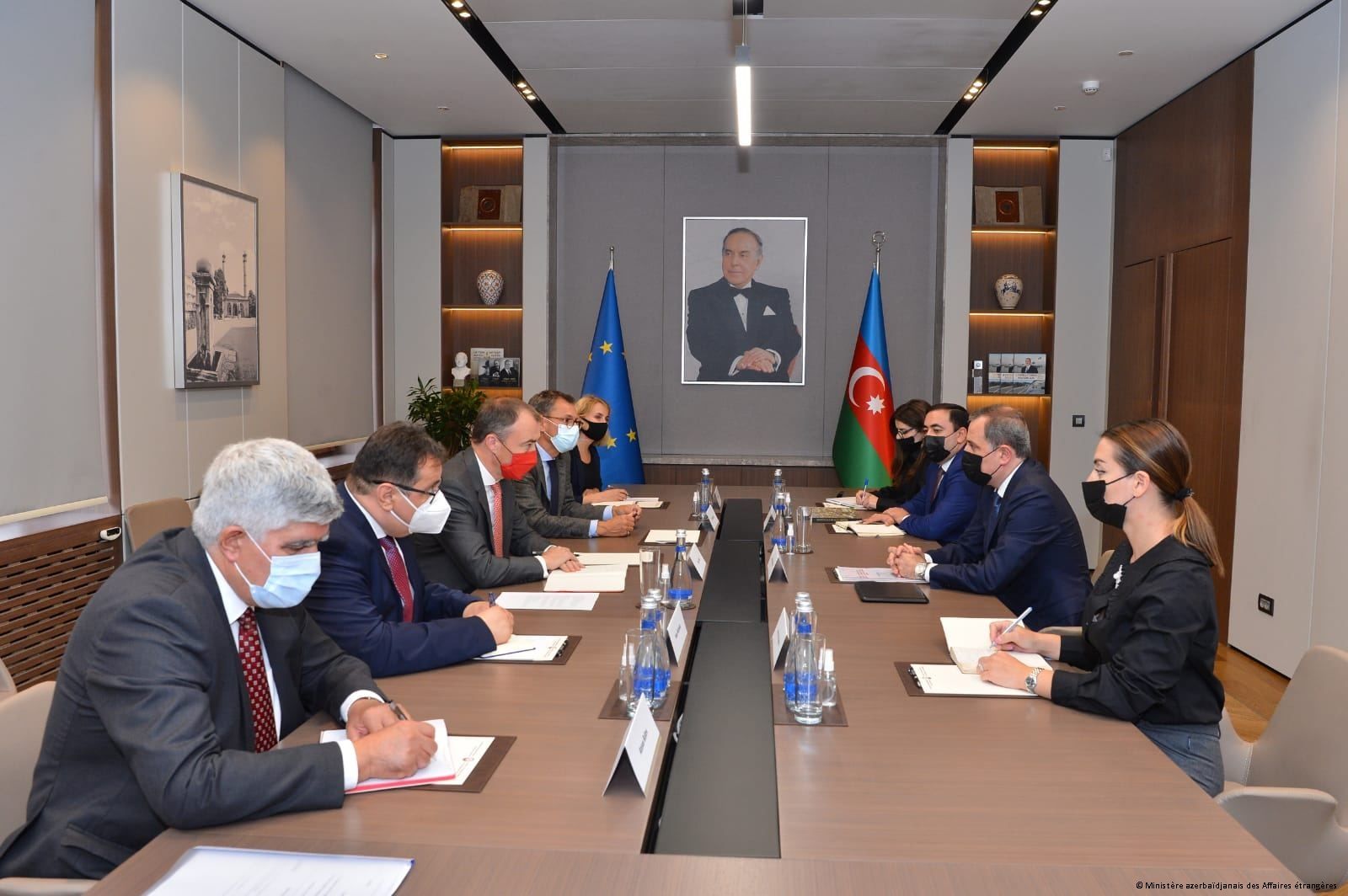 Le Représentant spécial de l'Union européenne pour le Caucase du Sud discute de la situation dans la région avec le chef de la diplomatie azerbaïdjanaise