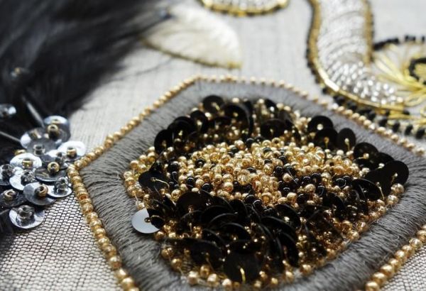 La maison Chanel s’associe à l’Institut français de la mode pour créer une chaire afin de préserver les métiers de la mode peu connus