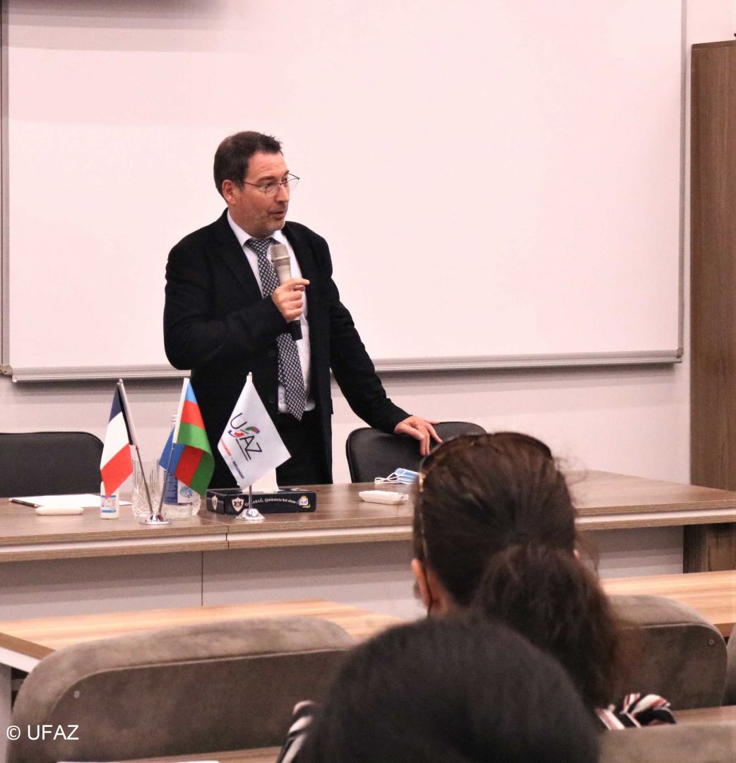 L'équipe pédagogique de l'Université franco-azerbaïdjanaise a rencontré le Vice-président de l'Université de Strasbourg