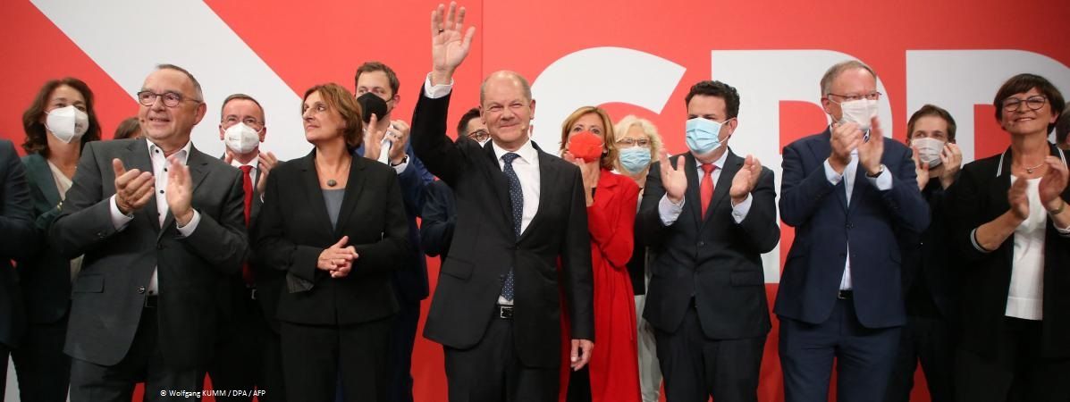 Elections en Allemagne : les sociaux-démocrates en tête, incertitudes sur la succession d'Angela Merkel
