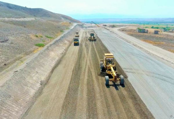 L'Azerbaïdjan poursuit la construction de routes dans ses territoires libérés à un rythme accéléré