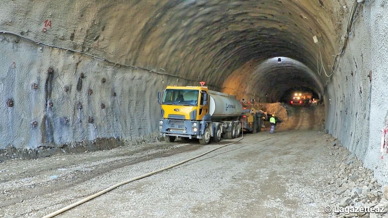 Karabagh: L'Azerbaïdjan poursuit la construction de la route Toghanaly-Kelbadjar à travers le mont Mourov